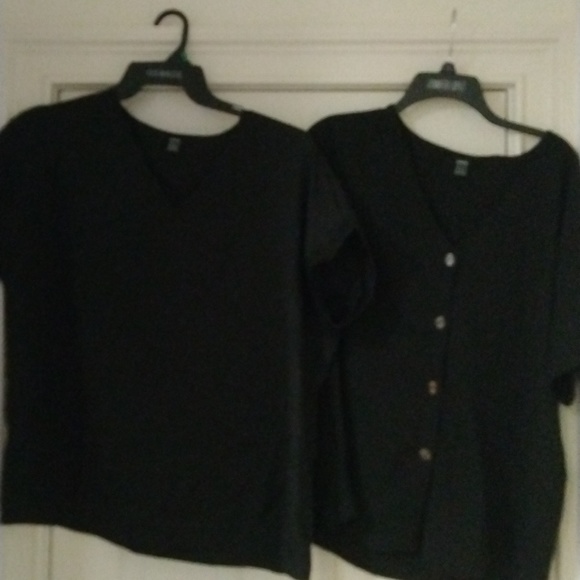 NWOT 2 SHEIN SHORT SLEEVE TOPS ALL SHEIN ITEMS-BUY ONE GET ONE FREE (BOGO) - Picture 1 of 4